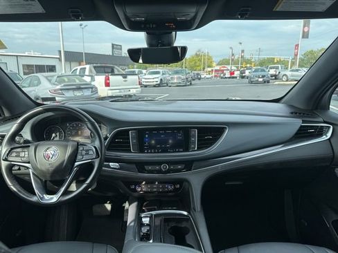 Used 2024 Buick Enclave Premium image 24