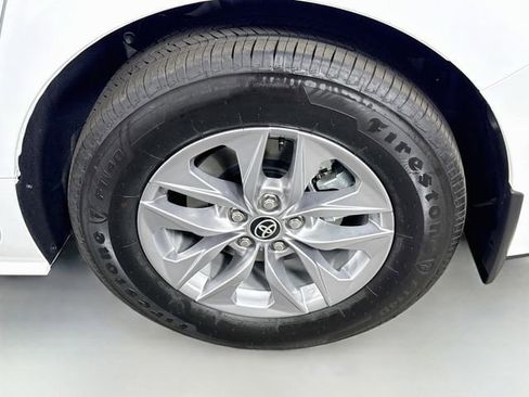 Certified 2026 Toyota Sienna LE FWD image 32