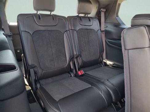 New 2025 Jeep Grand Cherokee L Altitude RWD image 33
