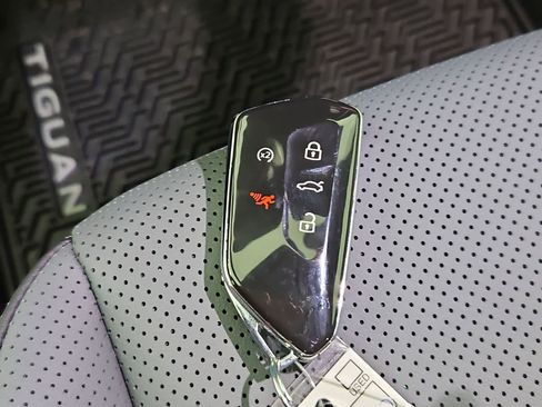 New 2026 Volkswagen Tiguan SE R-Line image 37