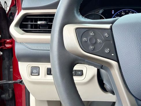 Used 2021 GMC Acadia Denali w/ Denali Technology Package FWD image 36
