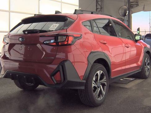 Used 2025 Subaru Crosstrek 2.0i Premium image 2
