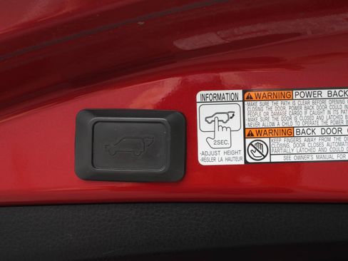 Used 2017 Toyota RAV4 SE w/ Power Special Value Package AWD/4WD image 11