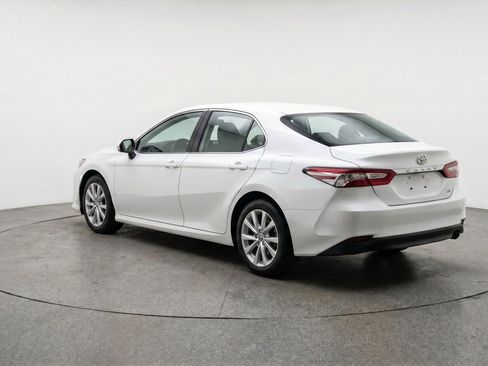 Used 2025 Toyota Camry LE image 6