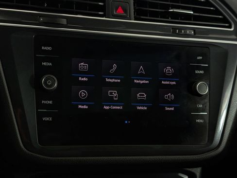 Used 2023 Volkswagen Tiguan SE R-Line image 14