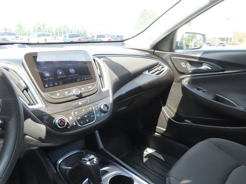 Used 2019 Chevrolet Malibu LT FWD image 33