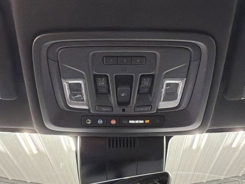 Used 2024 GMC Sierra 2500 AT4X image 36