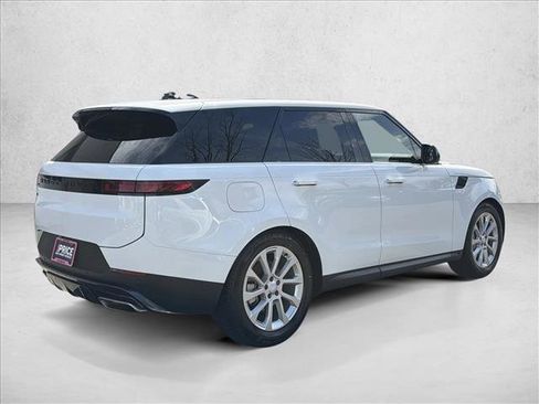 Used 2025 Land Rover Range Rover Sport SE image 5
