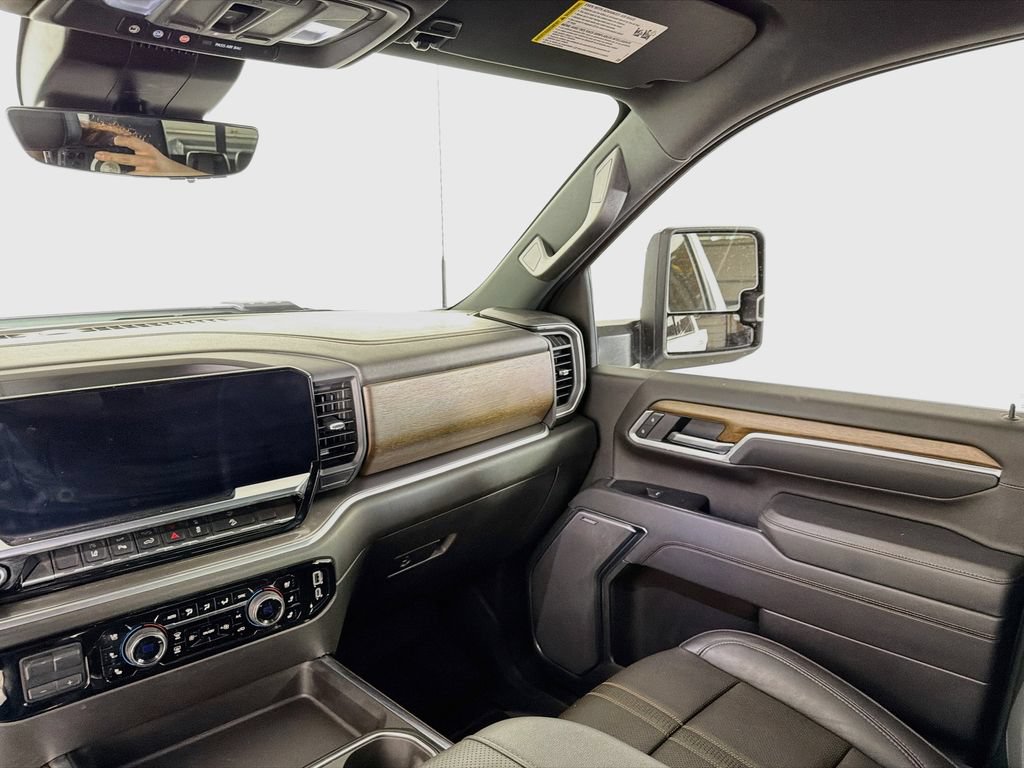 Used 2025 Chevrolet Silverado 2500 High Country w/ Technology Package AWD/4WD image 21