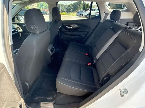 Used 2024 GMC Terrain SLE w/ Driver Convenience Package FWD image 23