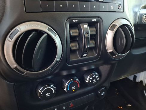 Used 2016 Jeep Wrangler Unlimited Sport w/ Quick Order Package 24S AWD/4WD image 26