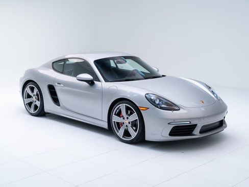 Certified 2025 Porsche 718 Cayman S image 7