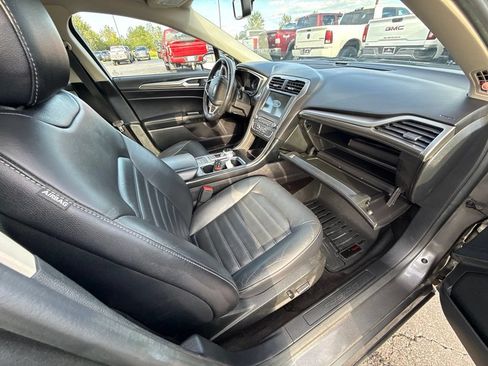 Used 2018 Ford Fusion SE w/ Fusion SE Technology Package FWD image 17