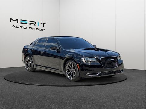 Used 2018 Chrysler 300 Touring w/ Sport Appearance Package RWD image 1