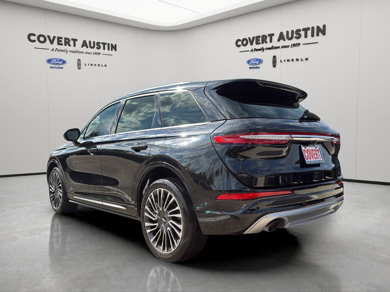 Used 2020 Lincoln Corsair Reserve FWD image 3