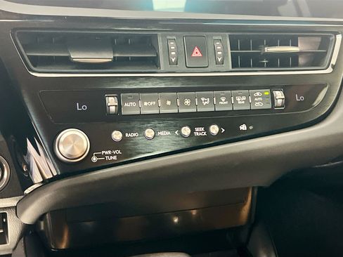 Used 2023 Lexus ES 350 image 27