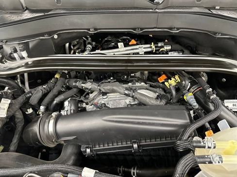 Certified 2025 Ford Explorer ST-Line w/ ST-Line Street Pack image 31