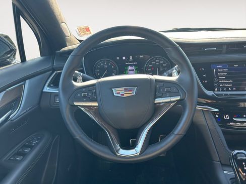 Used 2024 Cadillac XT6 Sport w/ Platinum Package AWD/4WD image 18