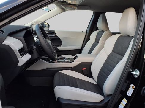 New 2025 Mitsubishi Outlander SE image 14