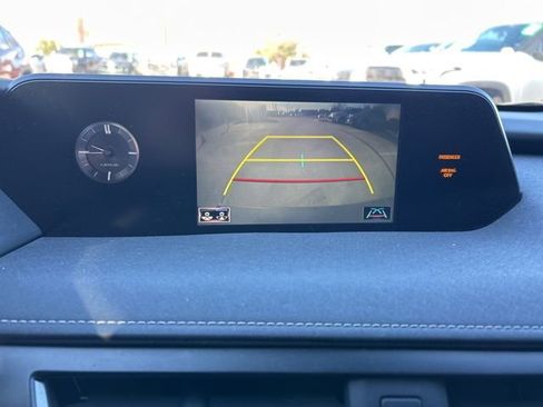 Used 2020 Lexus UX 250h w/ Premium Package image 15