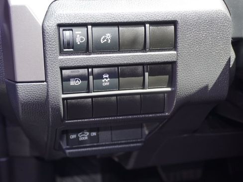Certified 2025 Toyota Tacoma SR5 AWD/4WD image 12