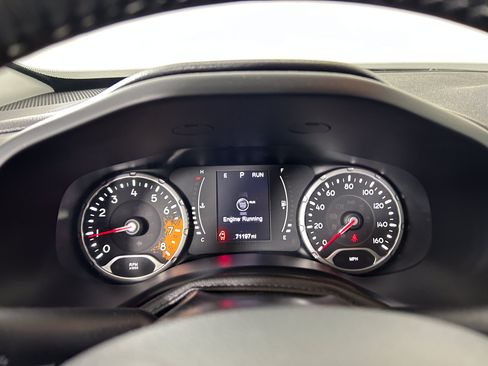 Used 2015 Jeep Renegade Latitude w/ Popular Equipment Group FWD image 16