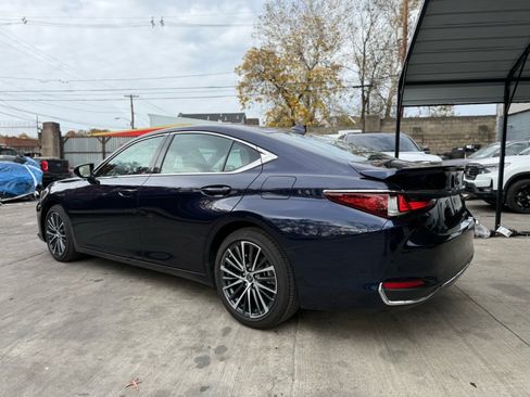 Used 2025 Lexus ES 300h w/ Premium Package image 6