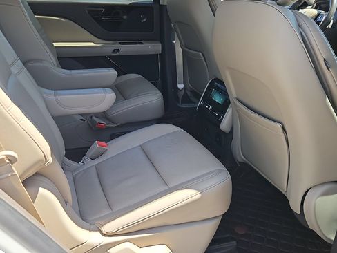 Used 2020 Lincoln Aviator Reserve RWD image 25