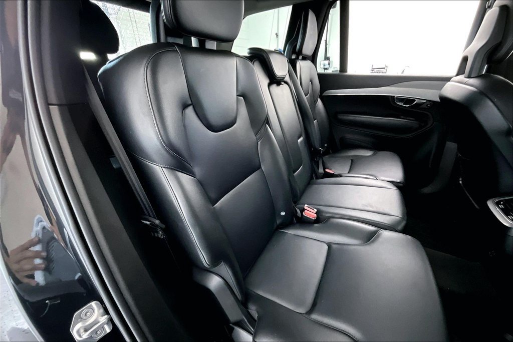 Used 2021 Volvo XC90 T5 Momentum w/ Climate Package FWD image 32