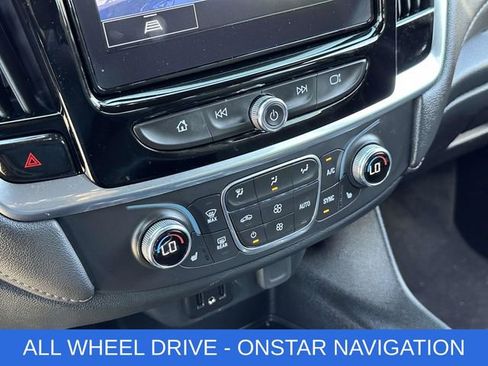 Used 2023 Chevrolet Traverse LT image 6
