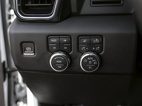 Used 2023 GMC Sierra 1500 Denali AWD/4WD image 17