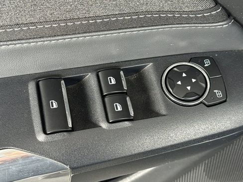 Used 2025 Ford Mustang Convertible RWD image 16