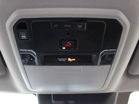 Used 2023 Toyota Tundra SR5 w/ SR5 Convenience Package AWD/4WD image 37