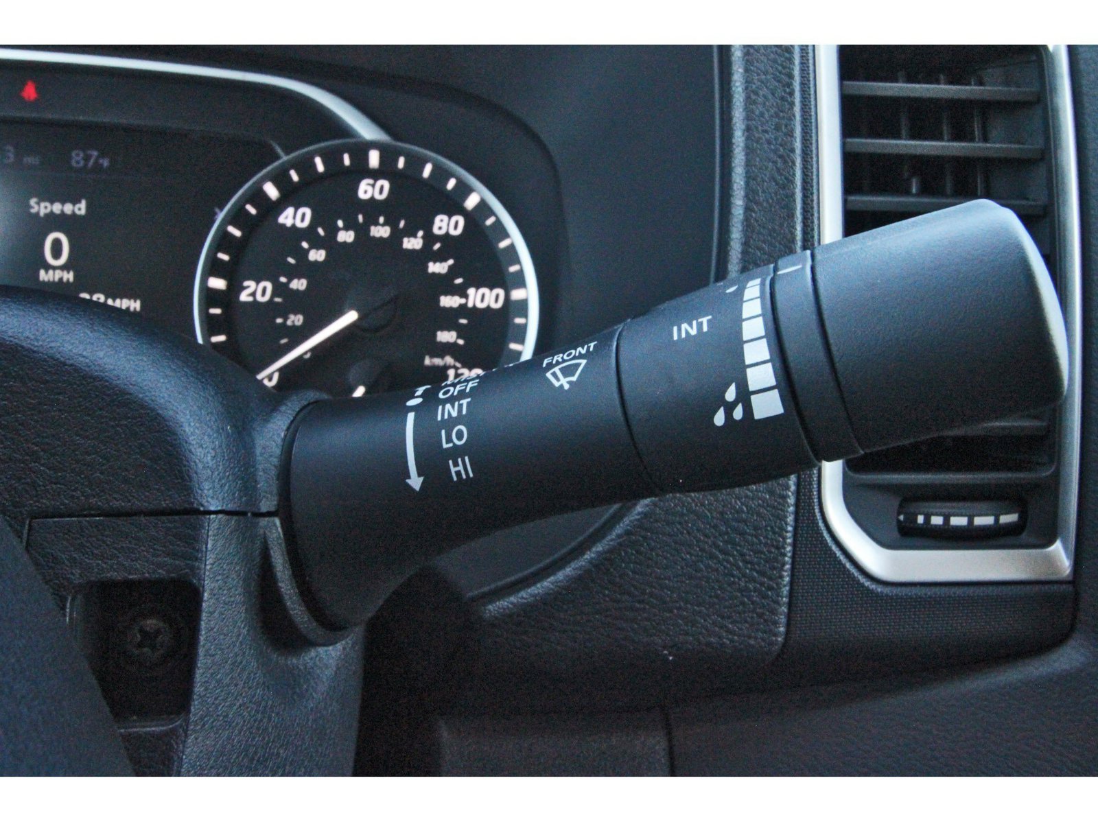 Certified 2024 Nissan Frontier SV AWD/4WD image 22