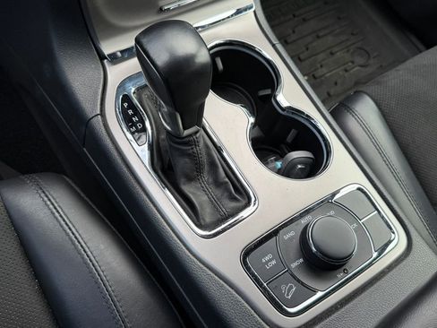Used 2021 Jeep Grand Cherokee Altitude AWD/4WD image 16