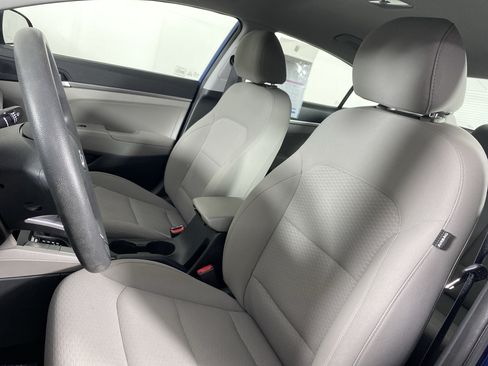 Used 2020 Hyundai Elantra SE FWD image 16