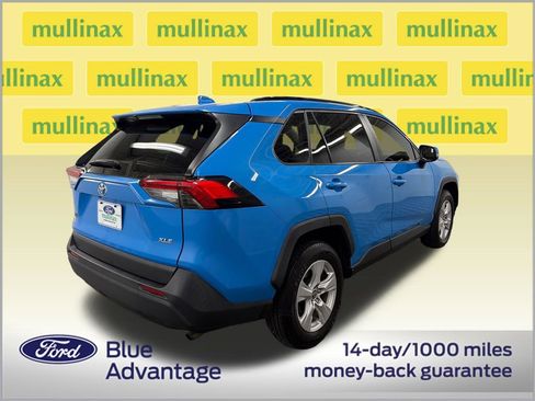 Used 2020 Toyota RAV4 XLE FWD image 3