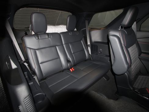 New 2026 Ford Explorer ST-Line w/ ST-Line Street Pack image 22