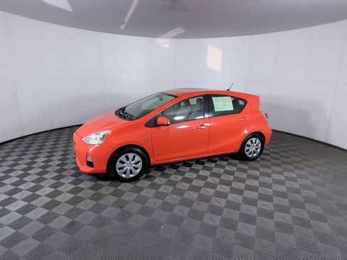 Used 2014 Toyota Prius C One image 4