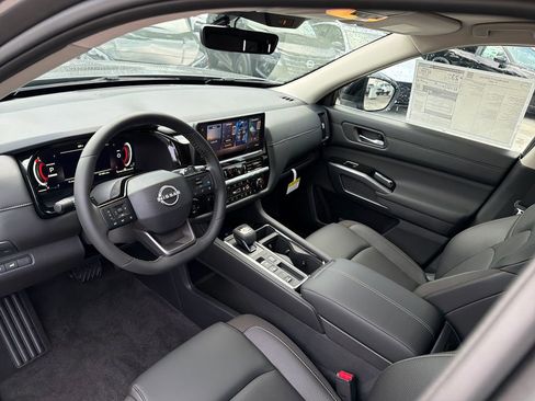 New 2026 Nissan Pathfinder SL FWD image 13