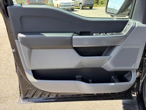 Used 2023 Ford F150 XLT w/ Trailer Tow Package image 9