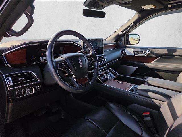Used 2022 Lincoln Navigator Reserve AWD/4WD image 9