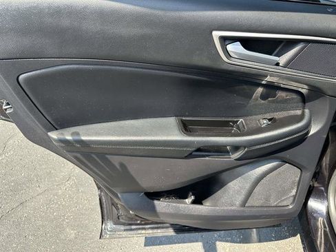 Used 2019 Ford Edge SEL w/ Equipment Group 201A AWD/4WD image 12