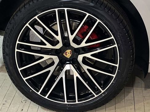 Certified 2023 Porsche Macan S AWD/4WD image 14