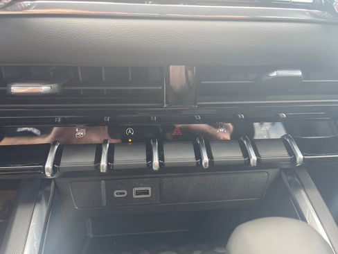 New 2026 GMC Canyon Elevation image 14