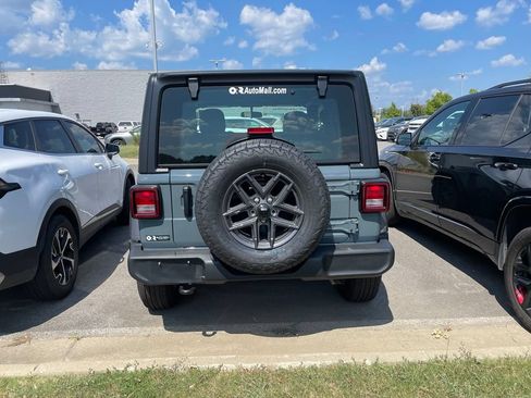 Used 2026 Jeep Wrangler Sport AWD/4WD image 7