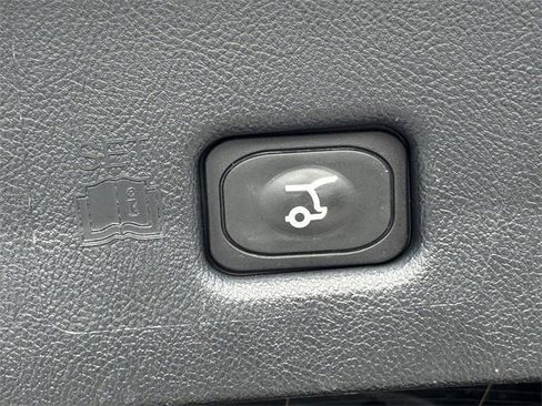 Used 2022 Lincoln Nautilus Reserve w/ Equipment Group 201A image 36