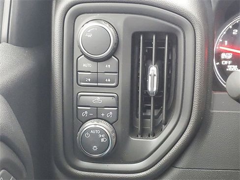 Used 2021 Chevrolet Silverado 1500 Custom Trail Boss w/ LPO, Dark Essentials Package image 9