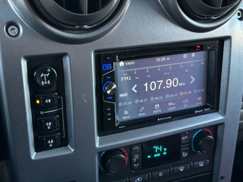 Used 2003 HUMMER H2 Luxury w/ Preferred Equipment Group image 37