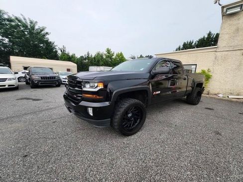 Used 2017 Chevrolet Silverado 1500 LT w/ Midnight Edition AWD/4WD image 3